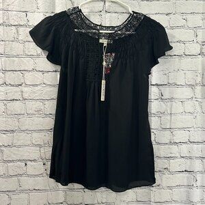 New with tag Woman's Max Studio blouse Size XS